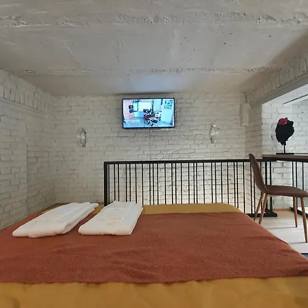 Apartment на городоцькій